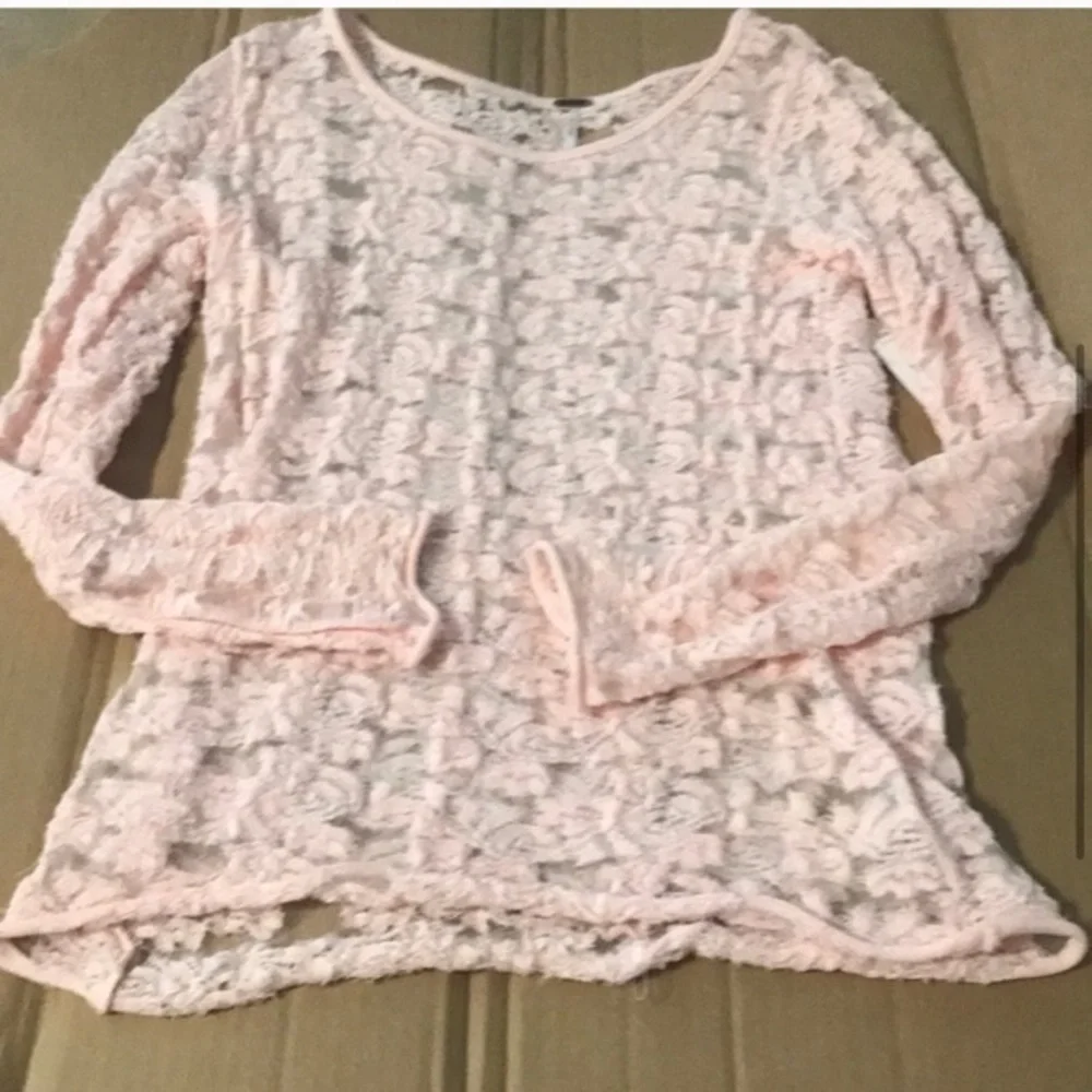 🆕 Free People Lace Design Top